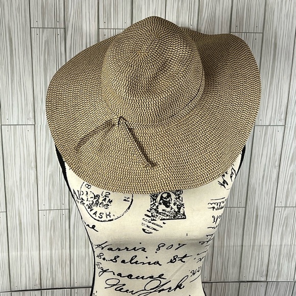David & Young Accessories - David & Young Tan Hat